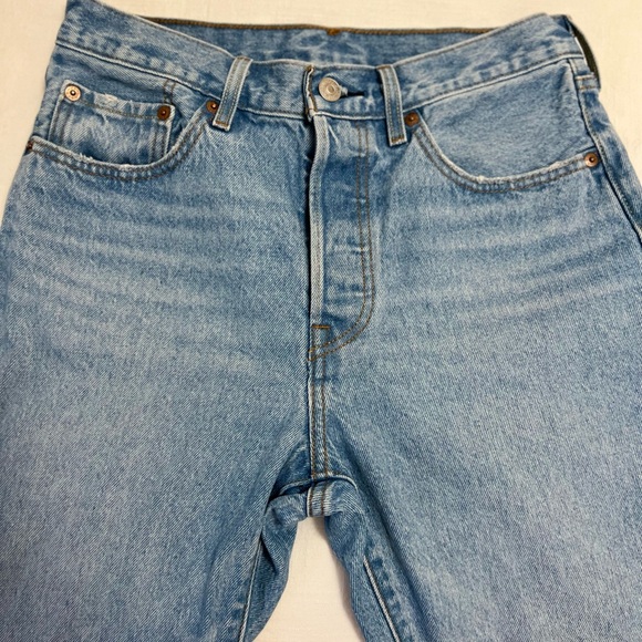 Levi’s Women’s 501 Crop Jeans - Picture 11 of 13